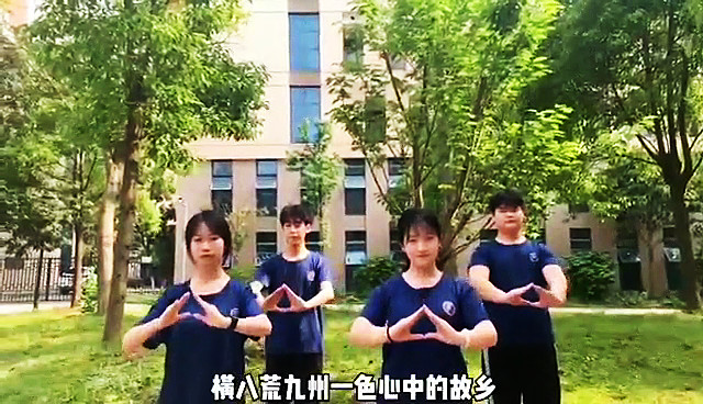 01建团百年短视频1.jpg