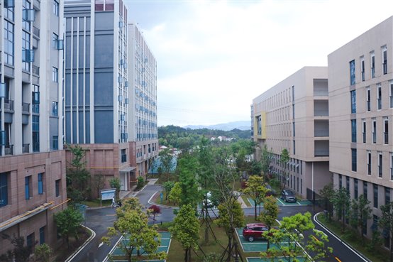 F:\湖南省汽车技师学院长沙校区\校内宣传\学校照片\校园\环境篇\微信图片_20180423155125.jpg