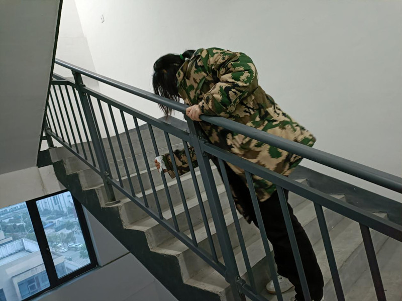 004b.jpg